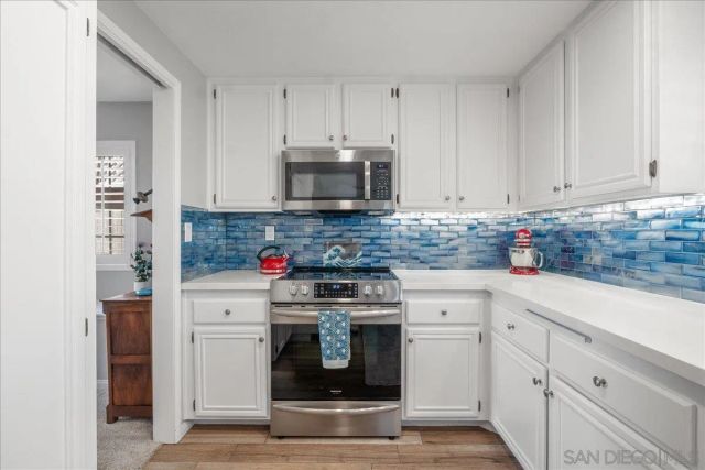 3266 San Helena Dr, Oceanside, CA 92056