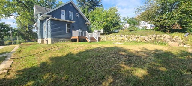 302 NE Third Street, Elkader, IA 52043