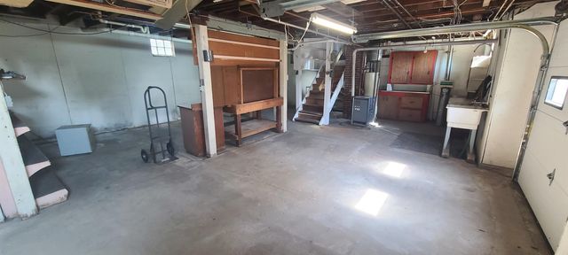 302 NE Third Street, Elkader, IA 52043