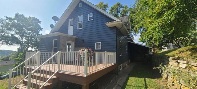 302 NE Third Street, Elkader, IA 52043