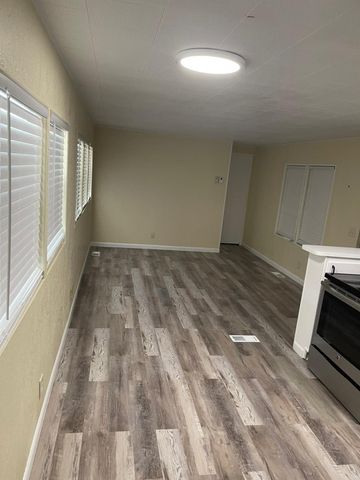 4345 Royal Manor Boulevard, Boynton Beach, FL 33436