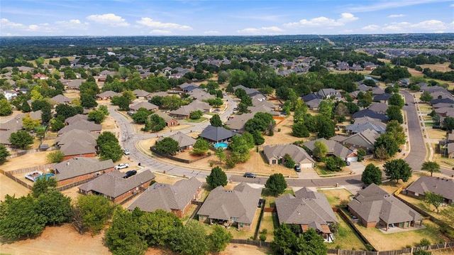 21633 Long Trail, Edmond, OK 73012
