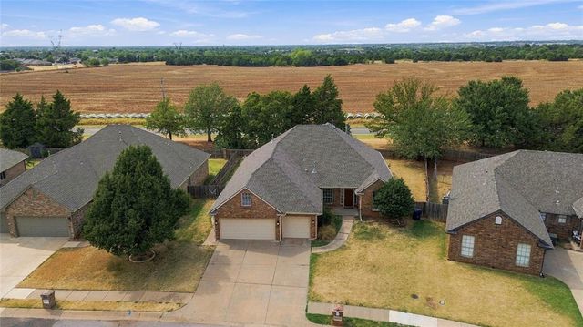 21633 Long Trail, Edmond, OK 73012