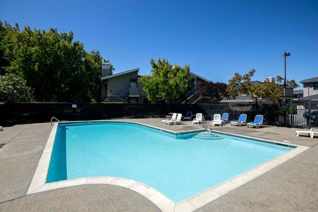 212 Albacore Lane, Foster City, CA 94404