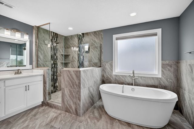 3667 NW 165th Street, Clive, IA 50325