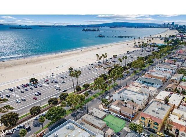 12 Argonne Avenue, Long Beach, CA 90803