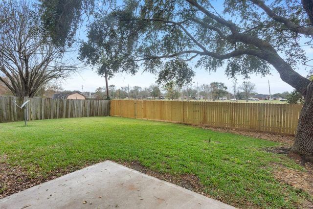 509 Teal Drive, Dickinson, TX 77539