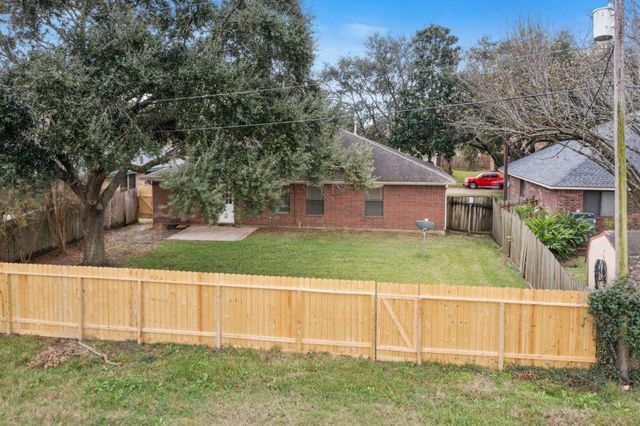 509 Teal Drive, Dickinson, TX 77539