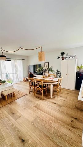 223 Lakeview Dr 204, Weston, FL 33326