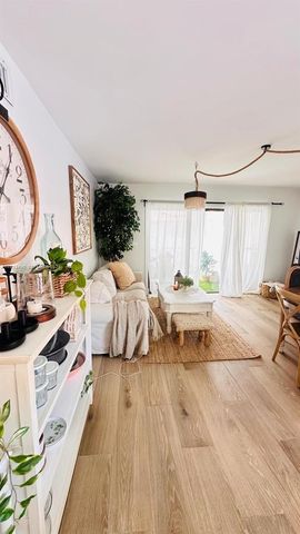 223 Lakeview Dr 204, Weston, FL 33326