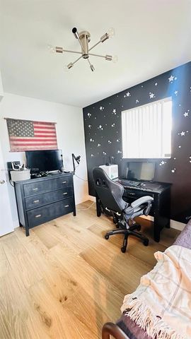 223 Lakeview Dr 204, Weston, FL 33326