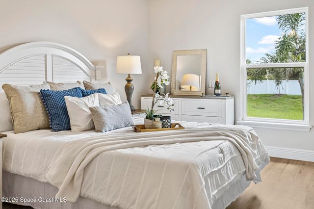 198 Hidden Woods Place, Melbourne, FL 32901