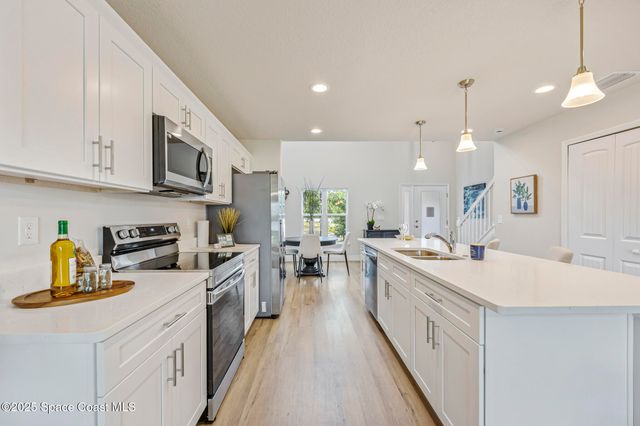 198 Hidden Woods Place, Melbourne, FL 32901
