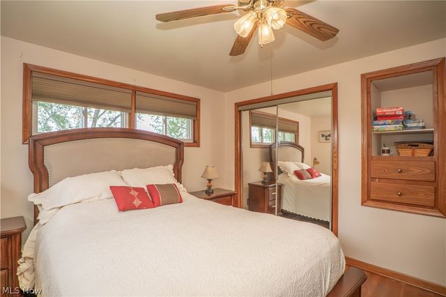 6145 Hollydale Avenue NE, Canton, OH 44721