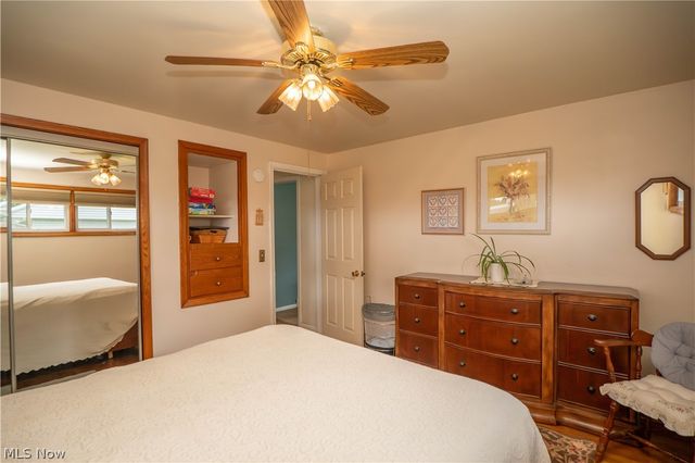6145 Hollydale Avenue NE, Canton, OH 44721