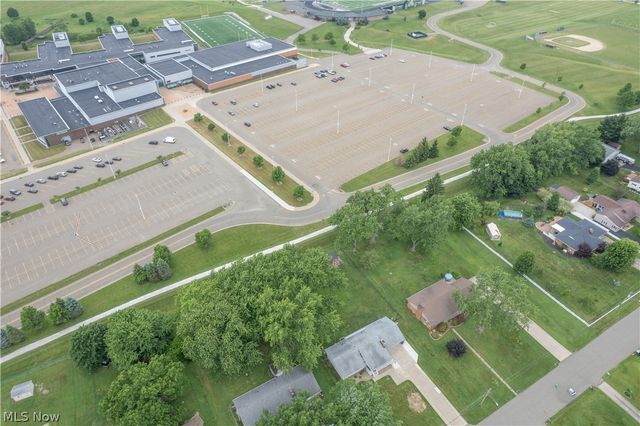 6145 Hollydale Avenue NE, Canton, OH 44721