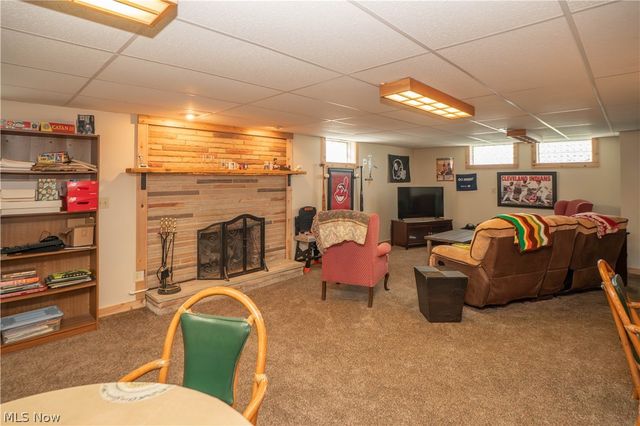 6145 Hollydale Avenue NE, Canton, OH 44721
