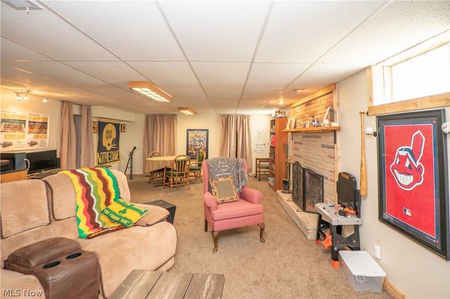 6145 Hollydale Avenue NE, Canton, OH 44721