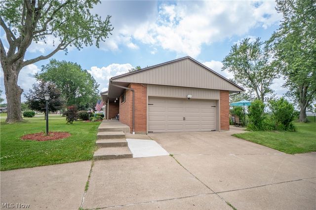 6145 Hollydale Avenue NE, Canton, OH 44721