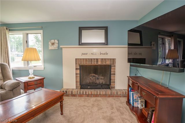 6145 Hollydale Avenue NE, Canton, OH 44721