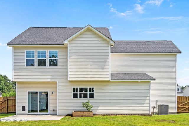 413 Wind Sail Court, Sneads Ferry, NC 28460