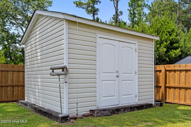 413 Wind Sail Court, Sneads Ferry, NC 28460
