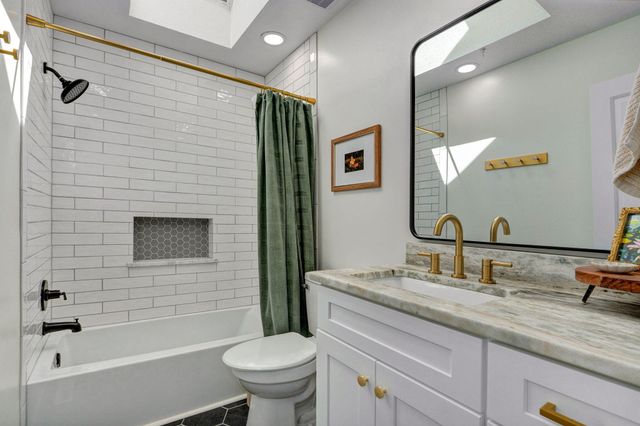 1842 E Richmond Place, Springfield, MO 65804