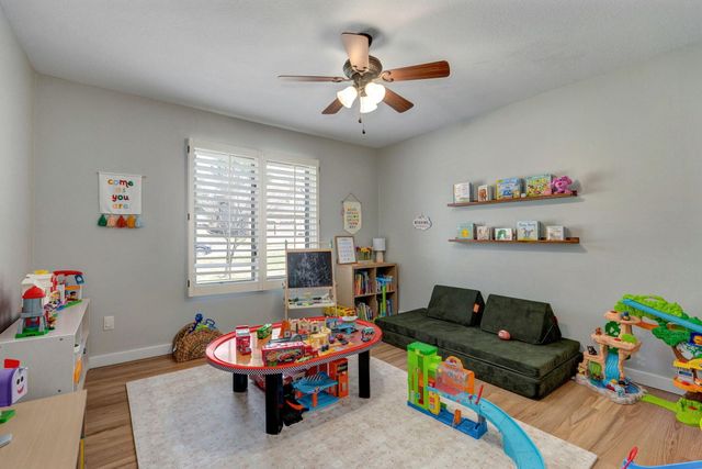 1842 E Richmond Place, Springfield, MO 65804