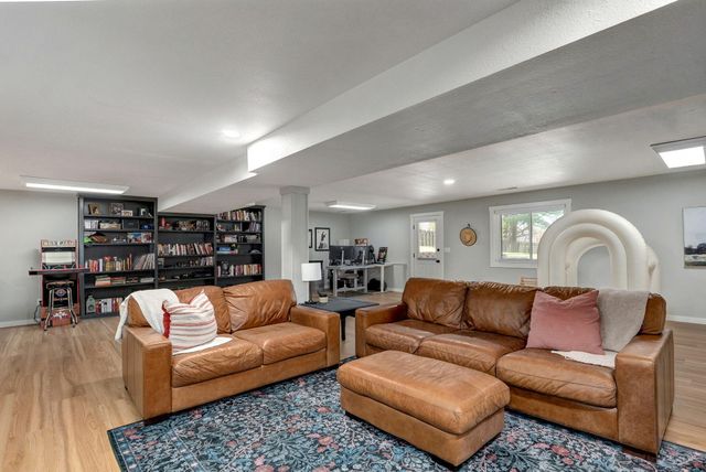 1842 E Richmond Place, Springfield, MO 65804