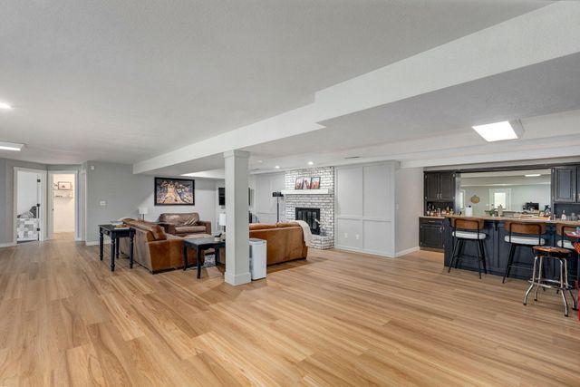 1842 E Richmond Place, Springfield, MO 65804