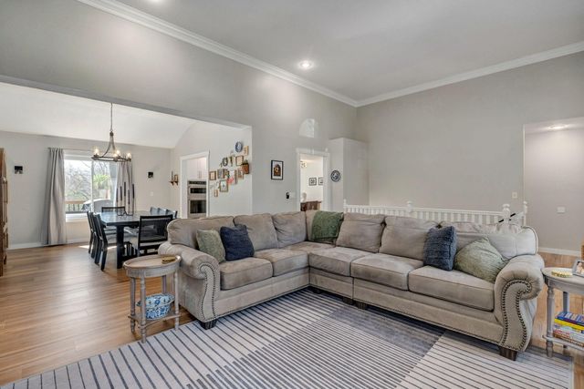 1842 E Richmond Place, Springfield, MO 65804