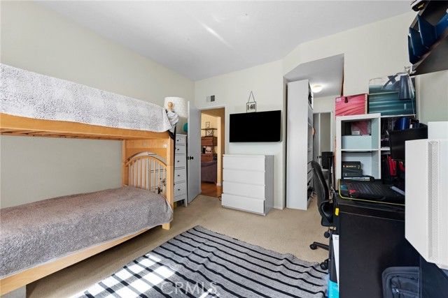 73 Huntington 322, Irvine, CA 92620