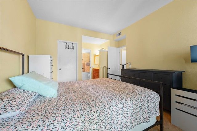 73 Huntington 322, Irvine, CA 92620