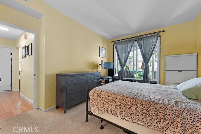 73 Huntington 322, Irvine, CA 92620