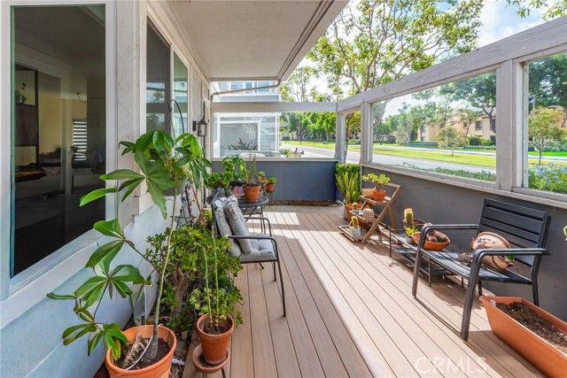 73 Huntington 322, Irvine, CA 92620