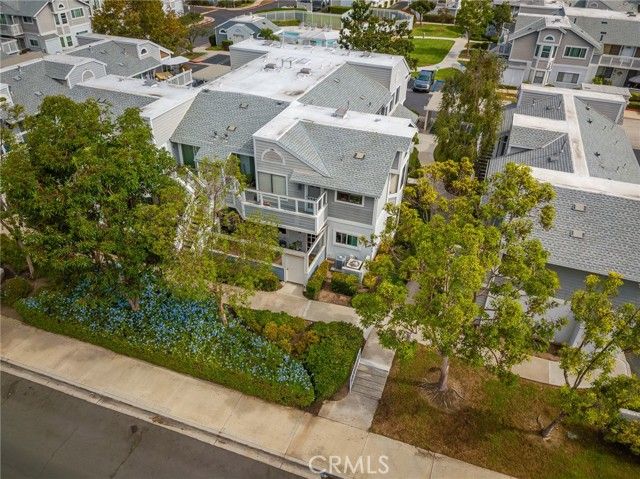 73 Huntington 322, Irvine, CA 92620