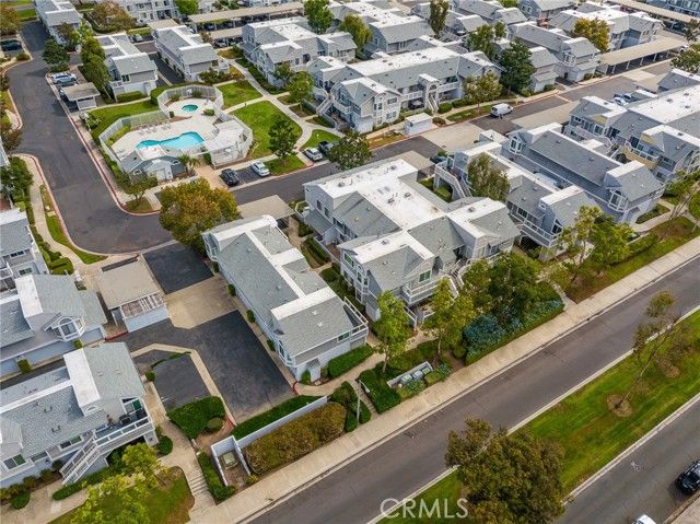 73 Huntington 322, Irvine, CA 92620