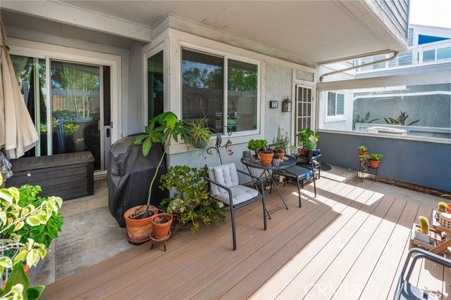 73 Huntington 322, Irvine, CA 92620