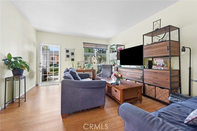 73 Huntington 322, Irvine, CA 92620