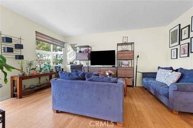 73 Huntington 322, Irvine, CA 92620