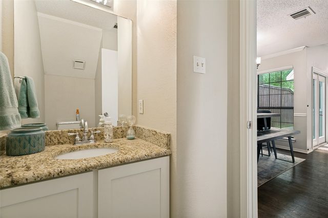 6816 Driffield Circle E, North Richland Hills, TX 76182
