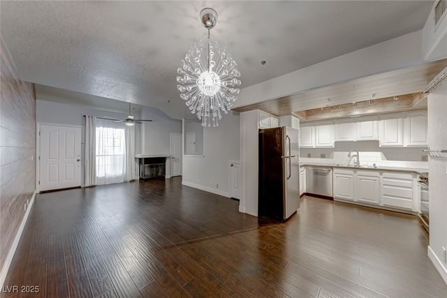 2603 South Durango Drive 203, Las Vegas, NV 89117