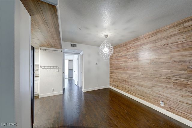 2603 South Durango Drive 203, Las Vegas, NV 89117