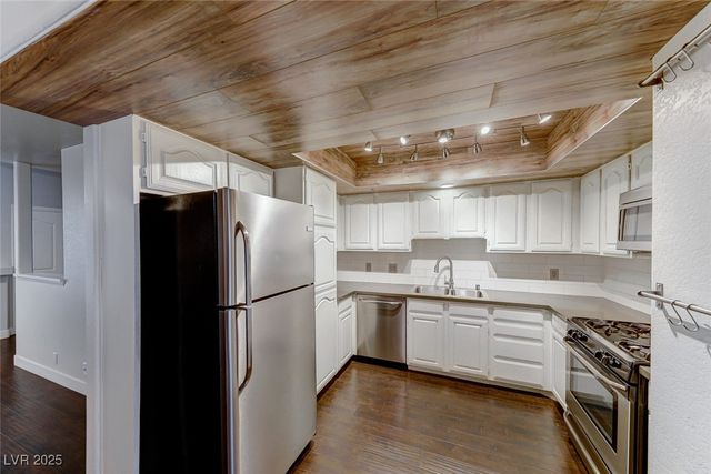 2603 South Durango Drive 203, Las Vegas, NV 89117