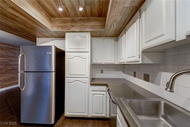 2603 South Durango Drive 203, Las Vegas, NV 89117