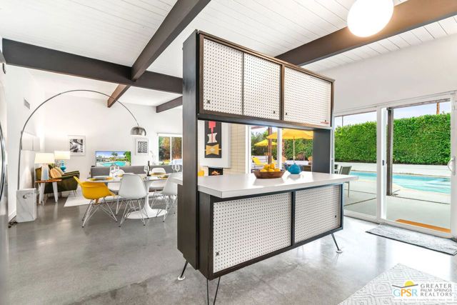 400 E Glen Circle, Palm Springs, CA 92262