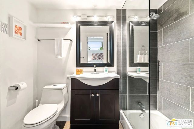 400 E Glen Circle, Palm Springs, CA 92262