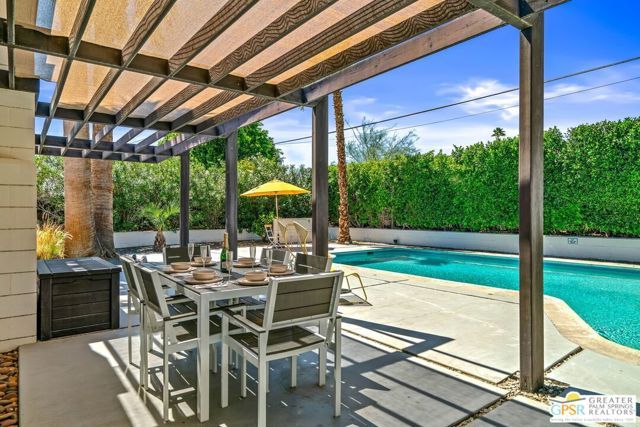 400 E Glen Circle, Palm Springs, CA 92262