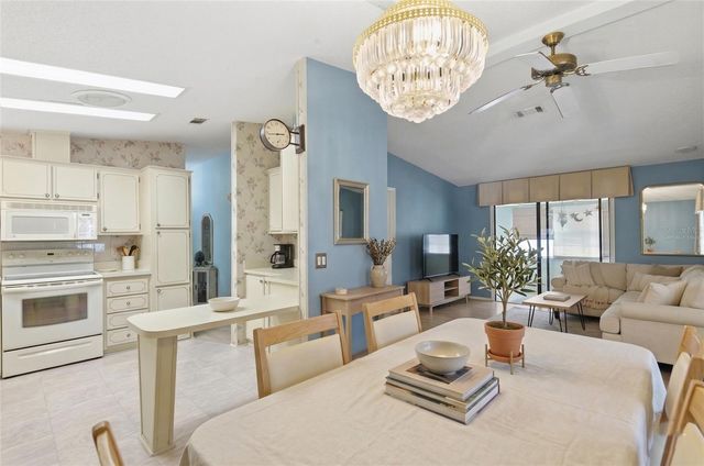 1537 DORAL CIRCLE, Lady Lake, FL 32159