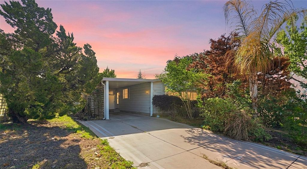 1537 DORAL CIRCLE, Lady Lake, FL 32159